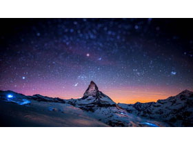 6张夜空雪山灯塔PPT背景图片-第一PPT